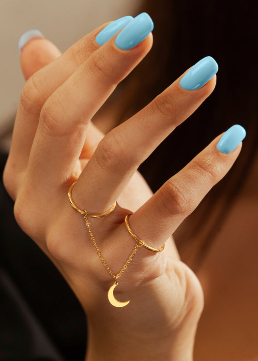 Dainty Diamond-Cut Stacking Rings With Chain and Crescent Charm