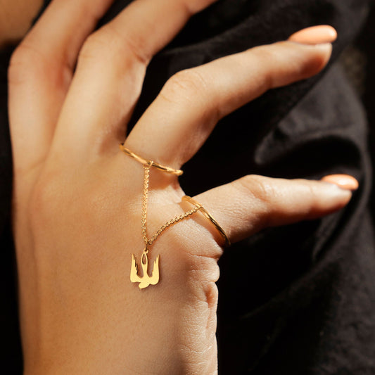 Dainty Diamond-Cut Stacking Rings With Chain and Swallow Charm
